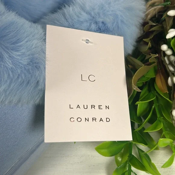 NWT LC Lauren Conrad Women's Soft Faux Fur Baby Blue Slippers NWT - Picture 3 of 12